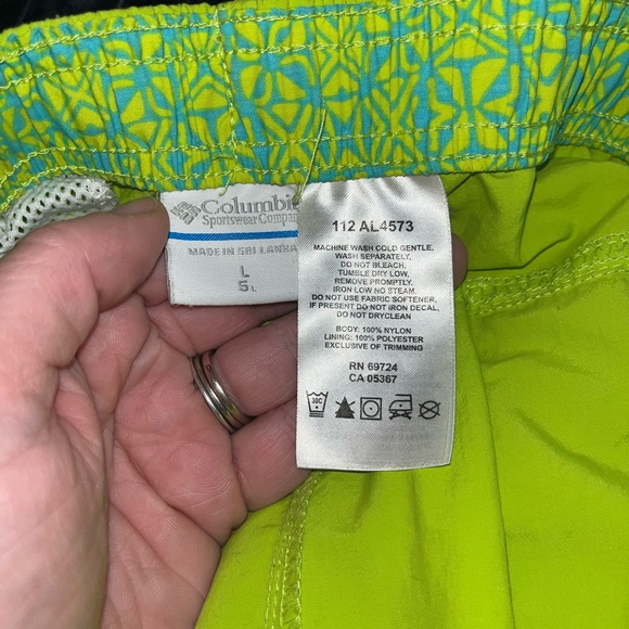 EUC Columbia Sandy River shorts, women’s size large L lime green - Picture 7 of 7